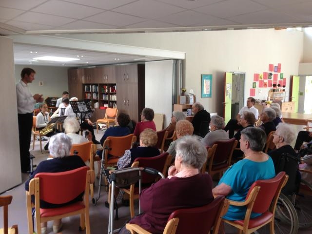 Concert � la MARPA de Courtisols juin 2014